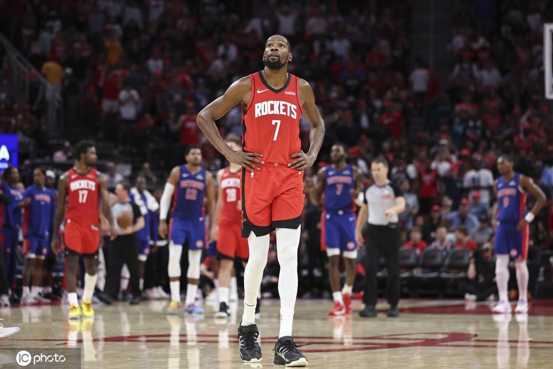 九游链接 -包含集结日休斯敦火箭备战NBA常规赛，手感冰凉细节曝光，信心回归，阵容厚度经受考验的词条