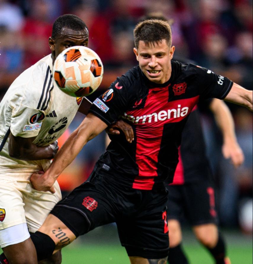 j9九游平台 -冲刺阶段罗马备战欧冠，主帅复盘细节曝光，更衣室稳定，轮换策略成焦点的简单介绍